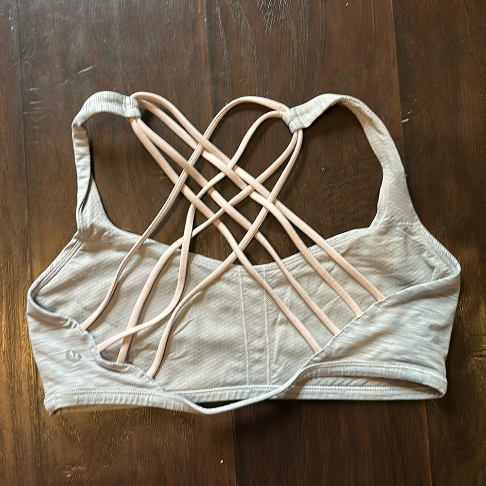 Lululemon sports bra